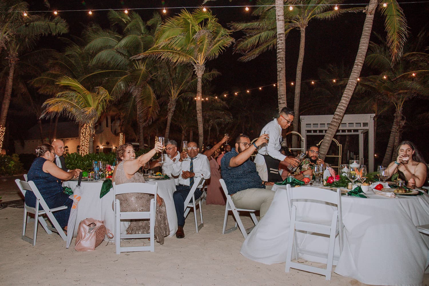 Fotografía de boda en Cancun por fotógrafo de bodas destino en México